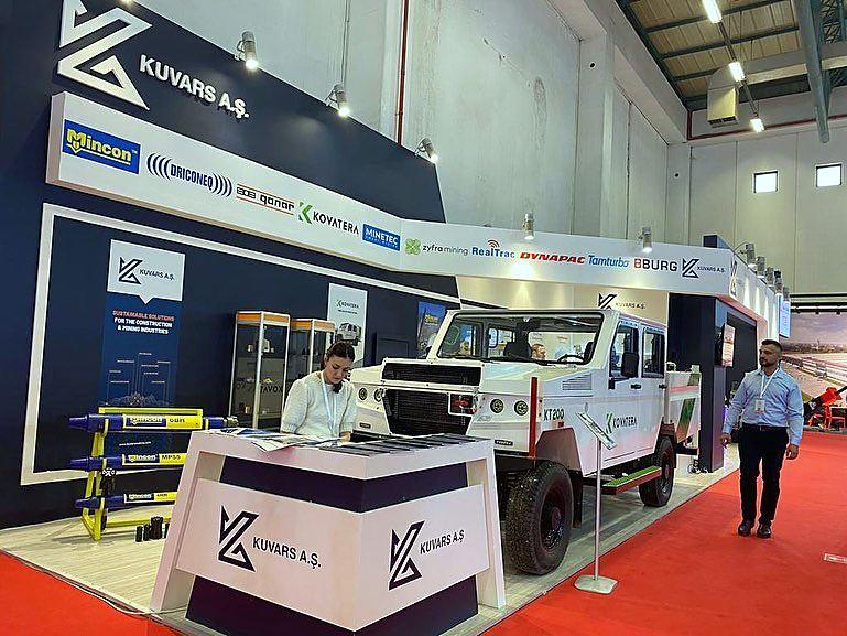 Kuvars / Kovatera exhibition stand at Maden Türkiye 2022, completed view 5