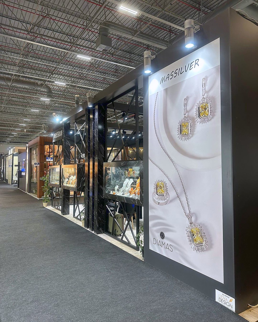 Massilver Messestand auf der Istanbul Jewelry Show 2023, Perspektive 2